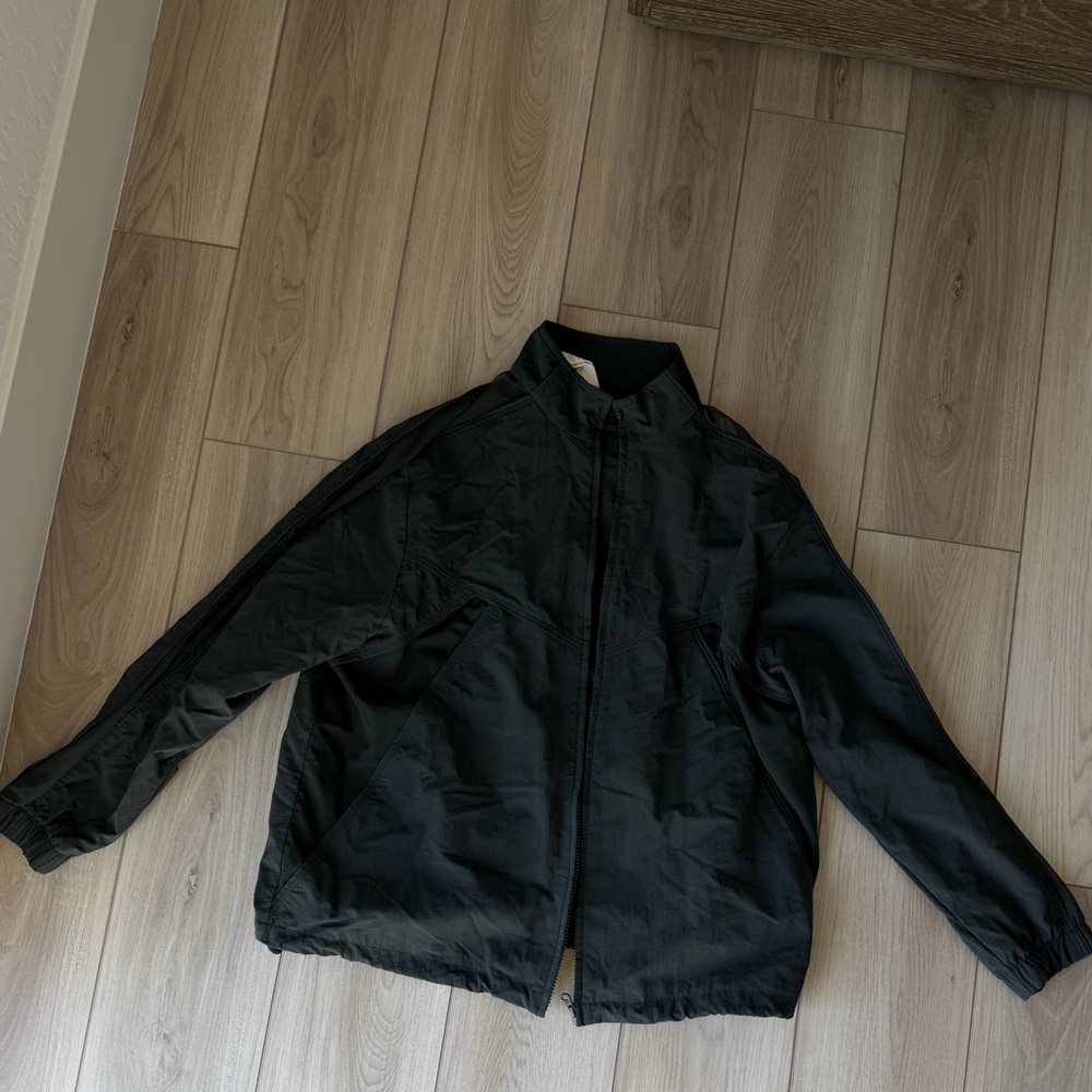 ALO Yoga Women's Gray Lightweight Jacket